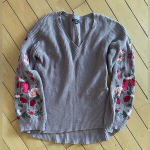 American Eagle - Floral Embroidered V-Neck Sweater